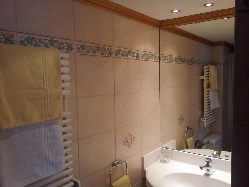 Hotel Dufour Alpin Superior - Adults Only Церматт Номер фото